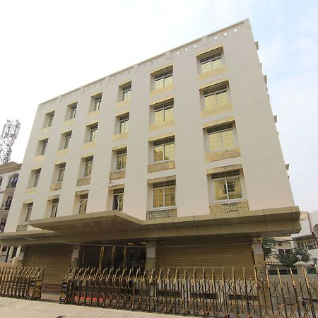 Oyo 11956 Galaxy Grand Hotel Lucknow Exterior foto